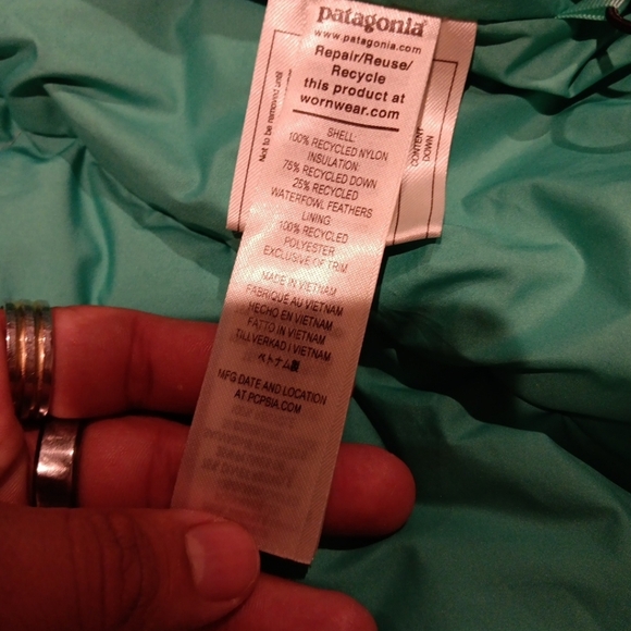 Patagonia Gray and Green Puffer Jacket with Hood - Picture 5 of 6